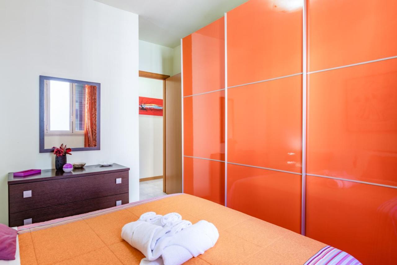 Castello Normanno Modern Sea View Apartment アーチ・カステッロ エクステリア 写真