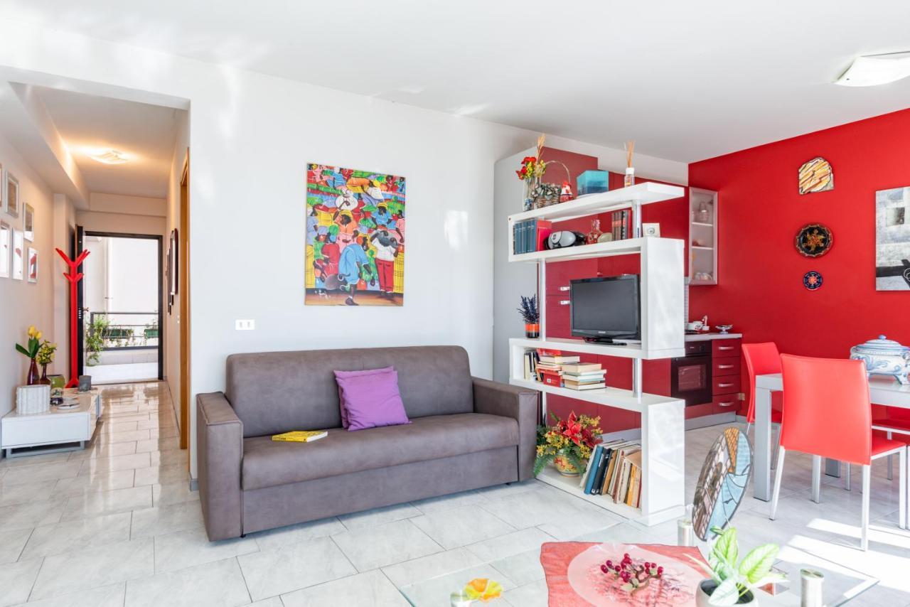 Castello Normanno Modern Sea View Apartment アーチ・カステッロ エクステリア 写真